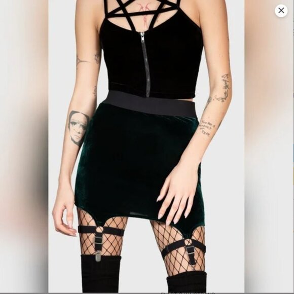 NWT Killstar Cassandra emerald green velvet miniskirt with garter size small - Picture 3 of 7